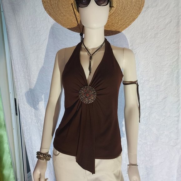 Beautiful Chestnut Brown Halter Top with Medallion: Rayon: Size M - Picture 4 of 10